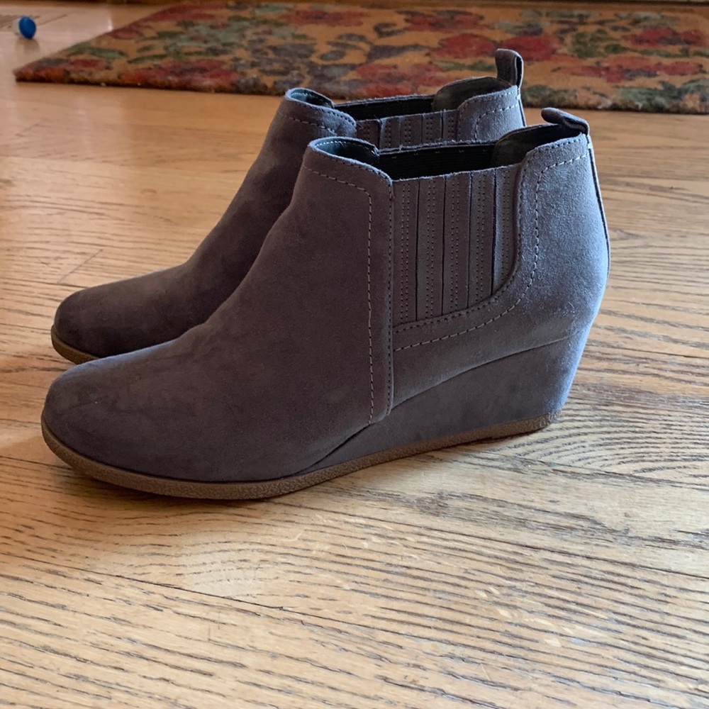 Dolce Vita gray ankle boots - Women Size 8